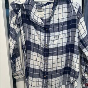 American Eagle Navy and White Plaid Shirt